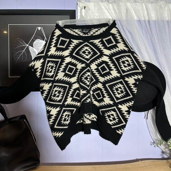 Cute sweater - Picture 1 of 4